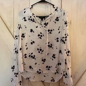Banana Republic Floral Navy and White Women's Top size S